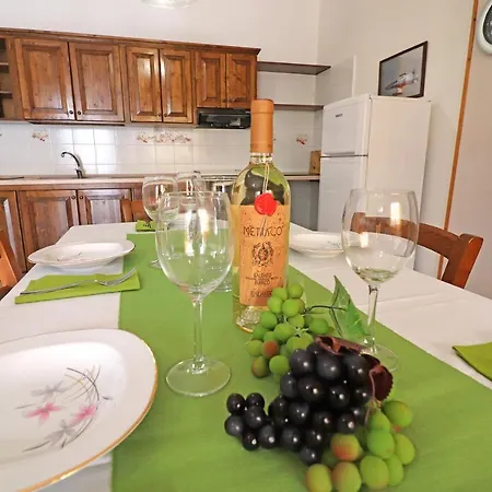 Casa Vacanze Rita 1 6 Posti Appartement