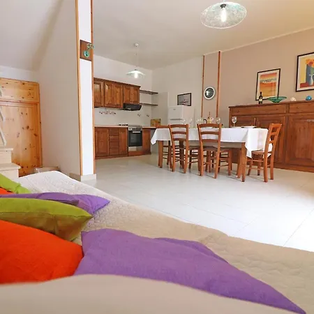 Casa Vacanze Rita 1 6 Posti Apartment *